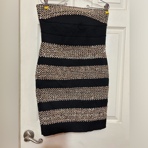 NWOT Venus Bandage Bodycon Dress Black and Gold M - Picture 2 of 8